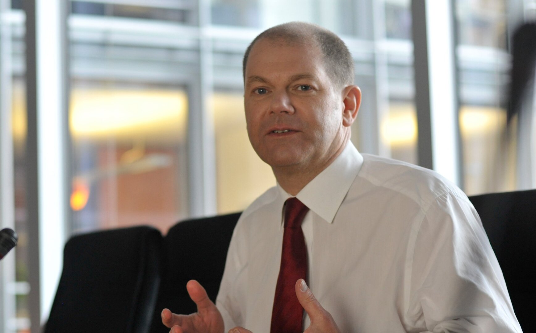 Scholz zakočio isporuku njemačkih tenkova Ukrajini - slika 1